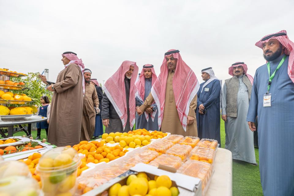 وكيل إمارة منطقة حائل يزور مهرجان حمضيات حائل 2023