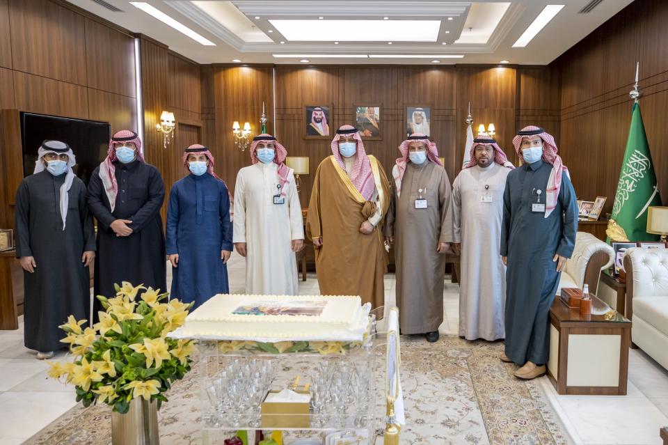 سمو أمير حائل يشيد بجهود الإعلام.. ويوجه بالتحول من العمل الإعلامي إلى صناعة التوجه الإعلامي الرائد