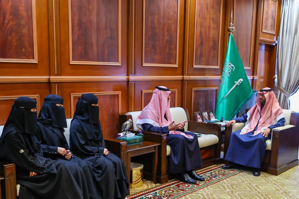 سمو نائب أمير منطقة حائل يستقبل الحاصلين على "المركز الثاني" في التصفيات النهائية لبرنامج صوت الشباب