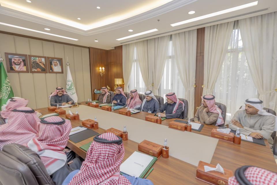 أمير حائل يرأس الاجتماع التنسيقي لمديري القطاعات الحكومية بالمنطقة