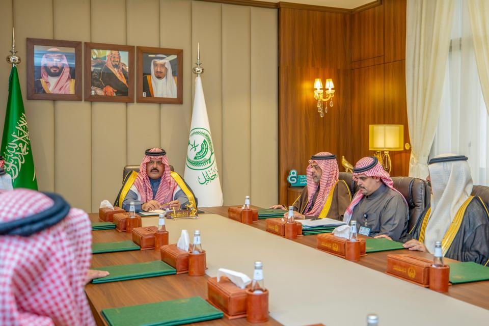 الأمير عبدالعزيز بن سعد يرأس الاجتماع الدوري لمحافظي محافظات منطقة حائل