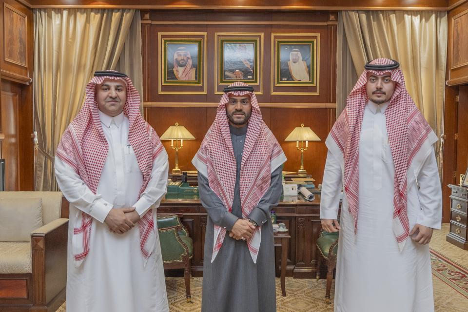نائب أمير منطقة حائل يستقبل مدير الشركات الاستراتيجية بوزارة الموارد البشرية