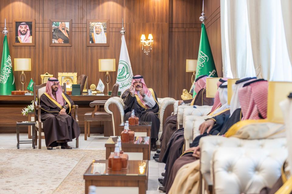 أمير منطقة حائل يستقبل أعضاء لجان مجلس الشورى المتخصصة