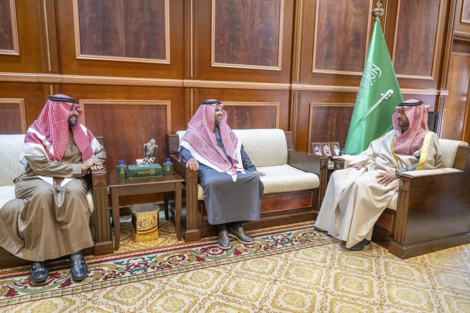 نائب أمير حائل يستقبل الرئيس التنفيذي لنادي الإبل