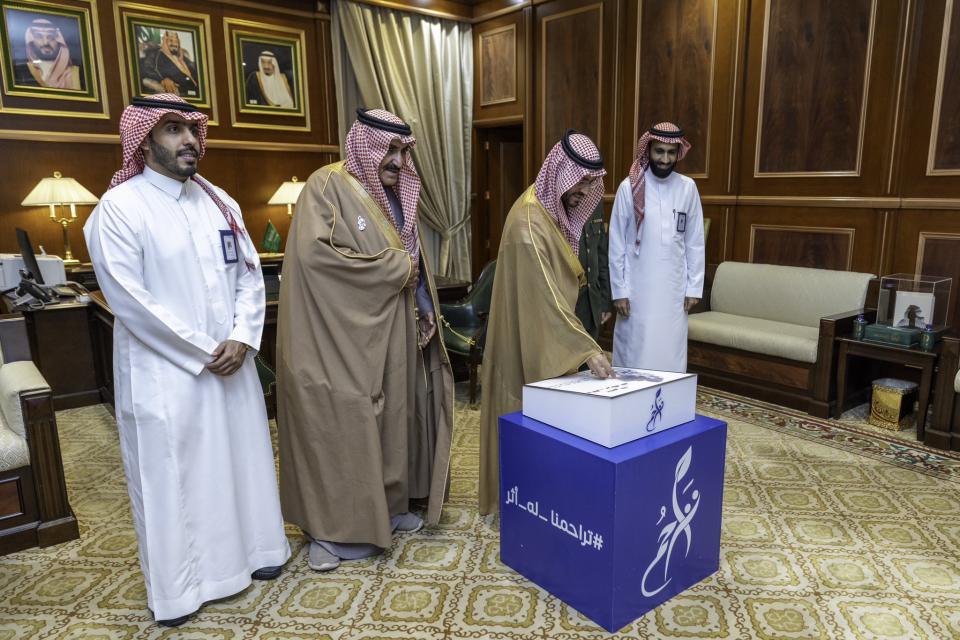 نائب أمير حائل يدشن الحملة السنوية للجنة الوطنية لرعاية السجناء والمفرج عنهم وأسرهم "تراحم"