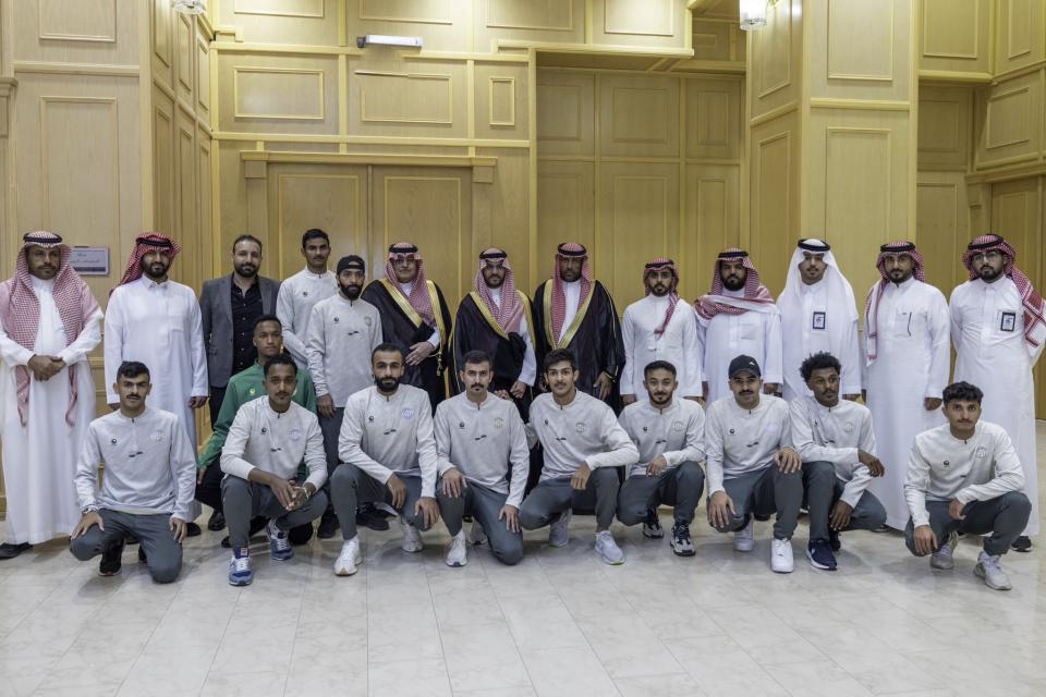 نائب أمير حائل يستقبل رئيس مجلس إدارة نادي الغوطة