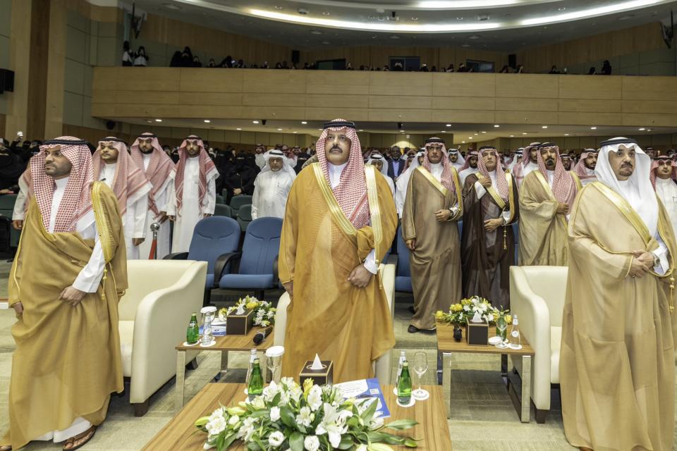 أمير منطقة حائل يفتتح أعمال المؤتمر الدولي الثالث " الاتجاهات الحديثة في العلوم التربوية "