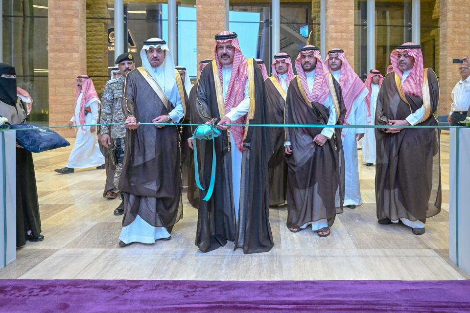 أمير منطقة حائل يدشّن حزمة من المشاريع الجديدة في جامعة حائل