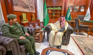الأمير عبدالعزيز بن سعد يستقبل مدير الجوازات بالمنطقة المعيَّن حديثًا