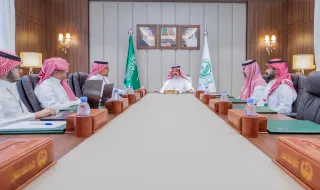 أمير حائل يطلع على سير العمل في المشاريع الحالية لهيئة تطوير المنطقة