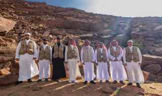 نائب أمير حائل يزور المواقع الأثرية في محافظة الحائط بالمنطقة