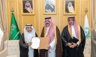 أمير حائل يرعى حفل تكريم المعلم سلطان العنزي الحاصل على المركز الأول في جائزة محمد بن زايد لأفضل معلم خليجي ٢٠٢٣م