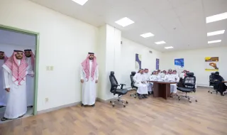 سمو نائب أمير حائل يزور برنامج "مسار واعد" للقيادات الشابة بالمنطقة