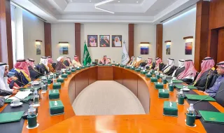 سمو أمير منطقة حائل يستقبل أعضاء من اللجنة الوطنية للحج والعمرة.