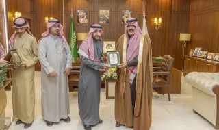 الأمير عبدالعزيز بن سعد يكرم شركاء النجاح والرعاة لموسم سباقات ميدان الفروسية بحائل