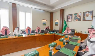 أمير حائل يتسلم التقرير السنوي لأمانة المنطقة