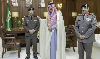 أمير حائل يقلد مساعد مدير شرطة المنطقة رتبته الجديدة