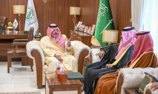 الأمير عبدالعزيز بن سعد يشهد توقيع عقد تصنيع وتوريد زجاج مشروع مستشفى حائل العام