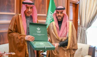 نائب أمير حائل يتسلّم التقرير السنوي لأداء الخطوط الجوية السعودية ‏بالمنطقة لعام 2023م