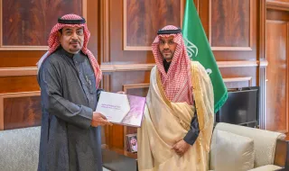 نائب أمير حائل يتسلم التقرير السنوي للمسؤولية المجتمعية بشركة مياه آبار حائل