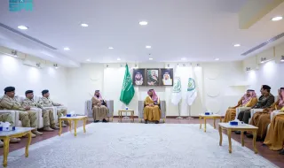 الأمير عبدالعزيز بن سعود يلتقي مدير عام مكافحة المخدرات وعدد من قيادات المكافحة في منطقة حائل