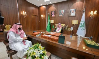 أمير منطقة حائل يستقبل رئيس نادي مرصد مشار الفلكي ‏