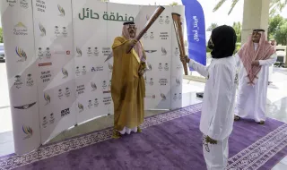 أمير منطقة حائل يتسلّم شعلة دورة الألعاب السعودية 2024