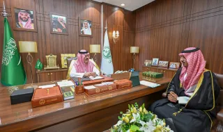 الأمير عبدالعزيز بن سعد يستقبل مدير مطار حائل الدولي