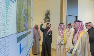 وكيل إمارة حائل المكلف يطلع على أعمال وتجهيزات مركز الخدمات الشامل "إتمام" بأمانة المنطقة