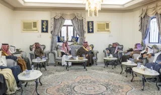 أمير منطقة حائل ونائبه يعزيان أسرة المحيسن في وفاة والدهم